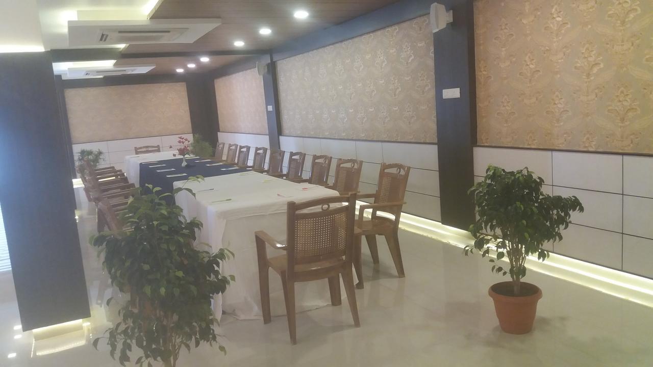 Готель Kr Residency Kanadukattan Екстер'єр фото